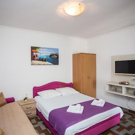 Apartments Jelena Улцинь Екстер'єр фото