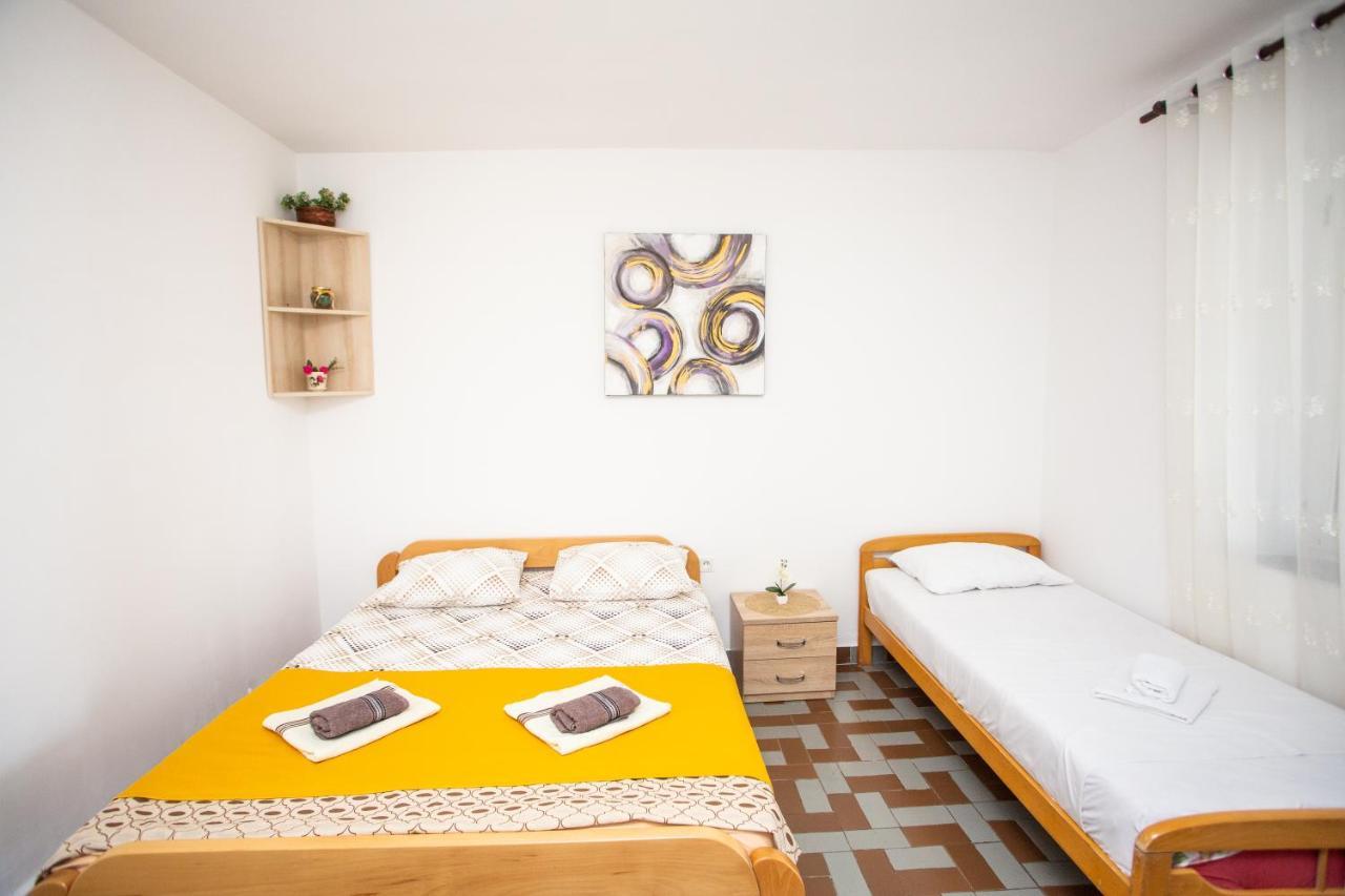 Apartments Jelena Улцинь Екстер'єр фото