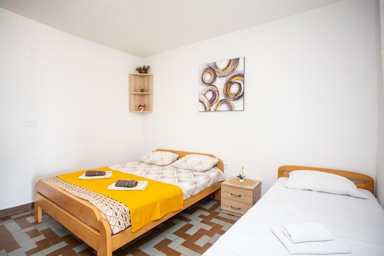 Apartments Jelena Улцинь Екстер'єр фото