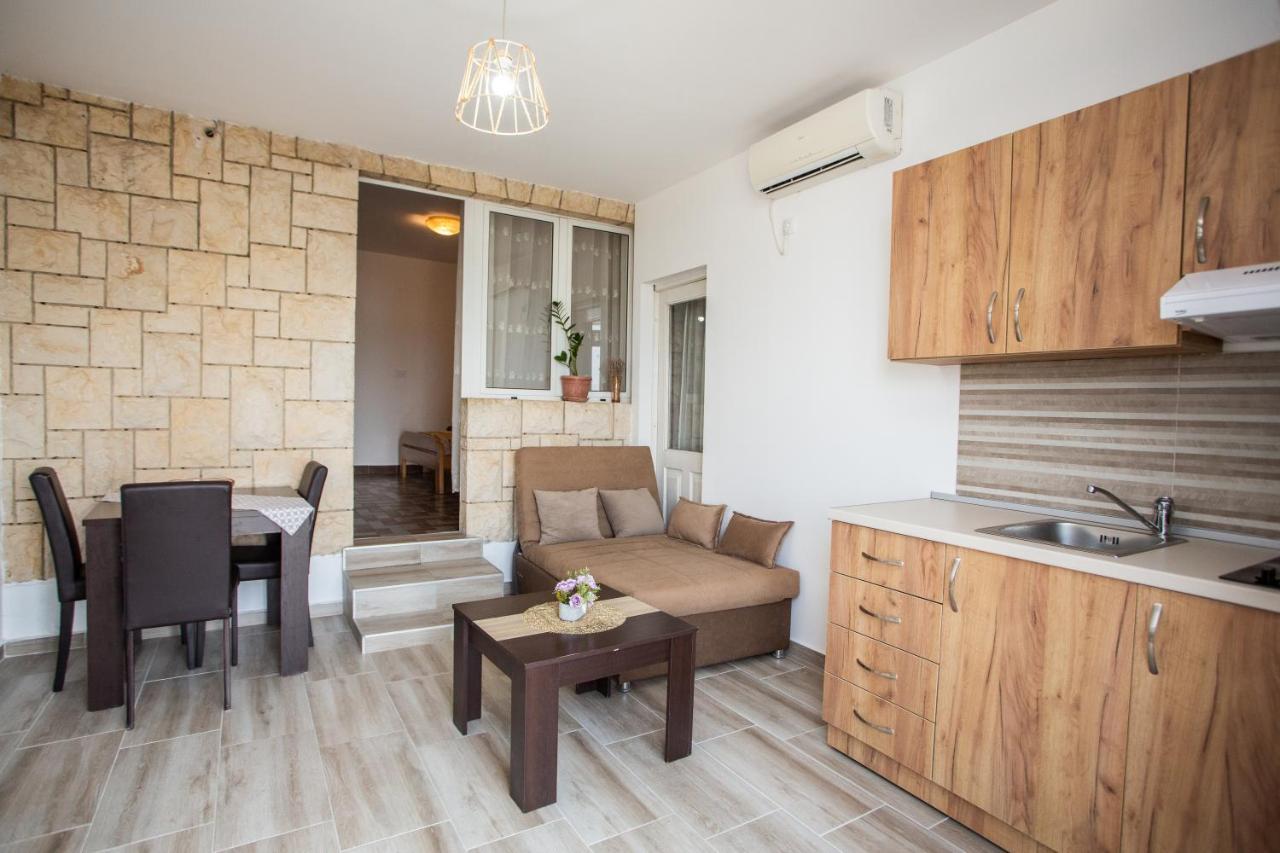 Apartments Jelena Улцинь Екстер'єр фото