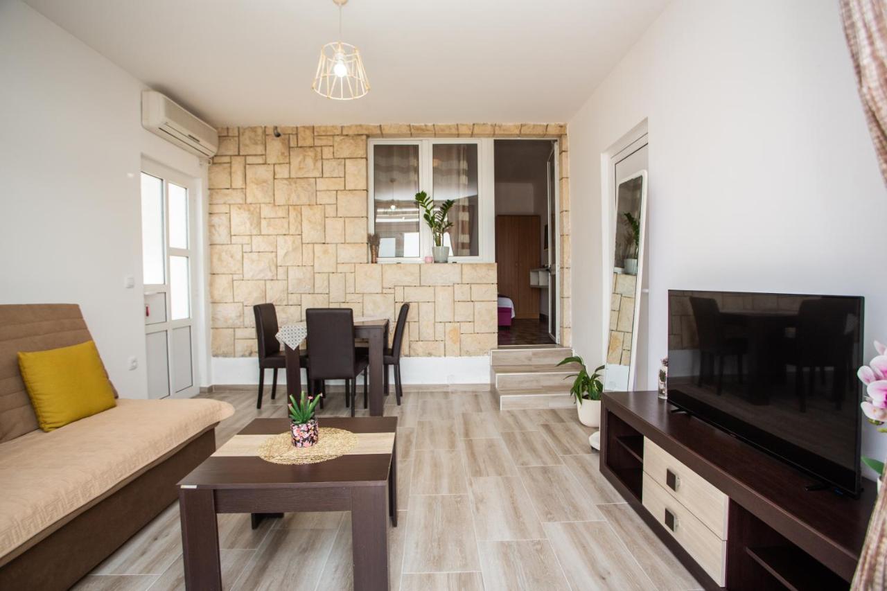 Apartments Jelena Улцинь Екстер'єр фото